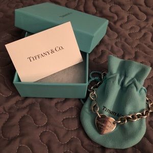 Tiffany’s heart choke chain necklace